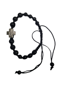 Bracelet noir avec 14 perles noires et une croix argente